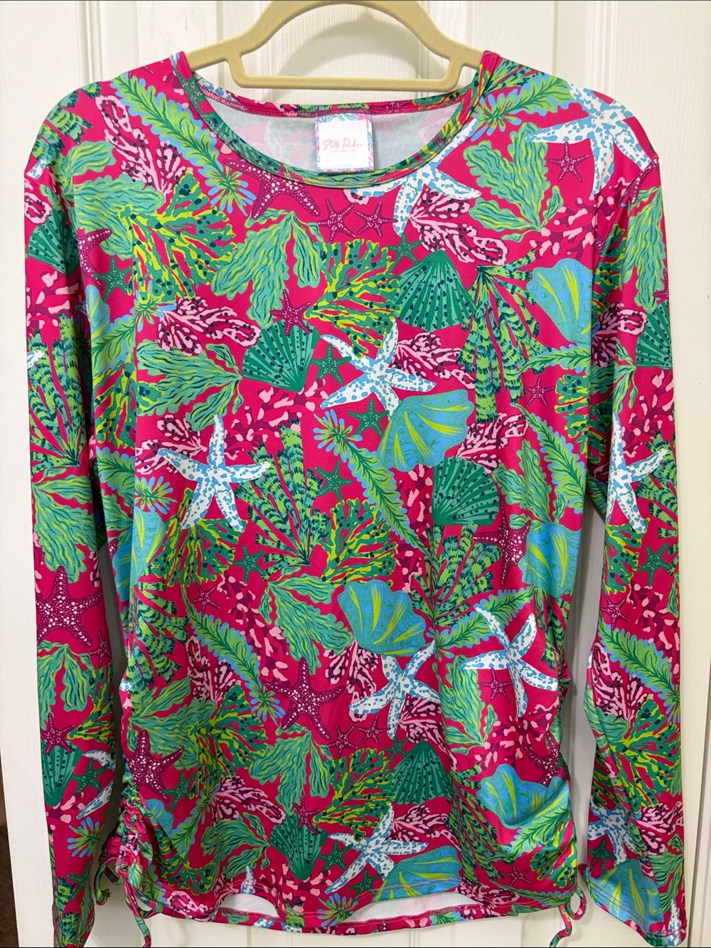 Women’s Long-Sleeve Crewneck Top in Vibrant Pink Tropical Print